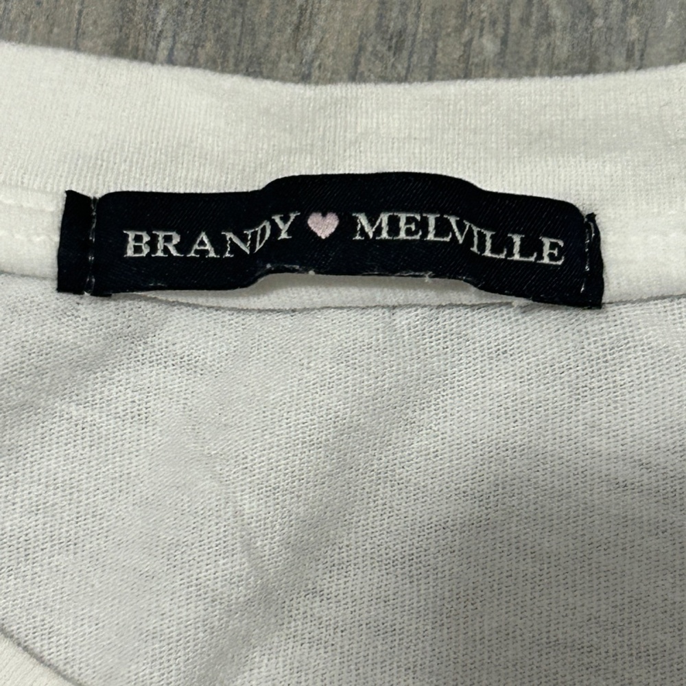 Women's/Jr Brandy Melville SOHO T-shirt - SMALL - Picture 4 of 4